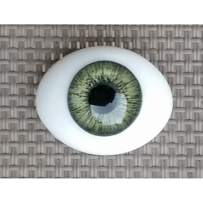 YEUX EN VERRE VERT